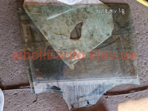 Скло заднє ліве